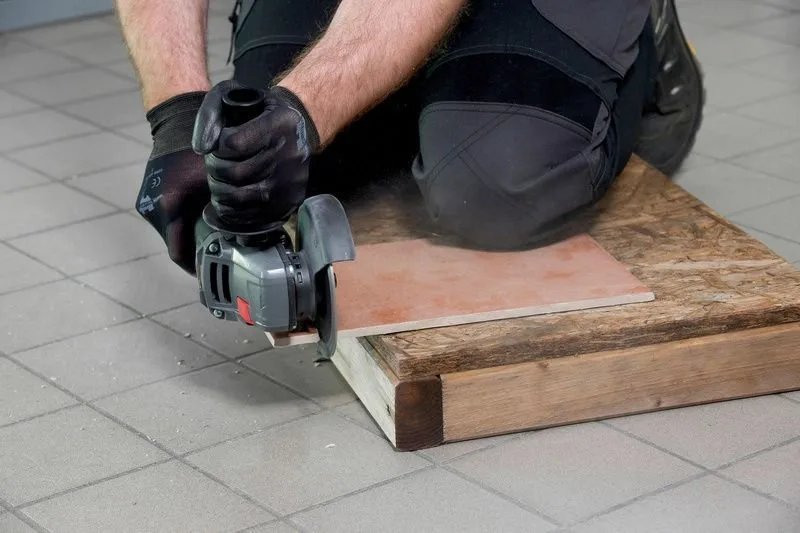 Würth kutna brusilica EWS 10-125-E Compact — 1000 W, Ø 125 mm
