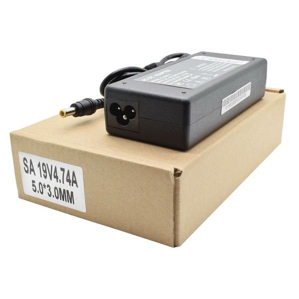 Kućni punjač za prijenosno računalo 5.0*3.0 (za Samsung 19V/4.74A/90W )
